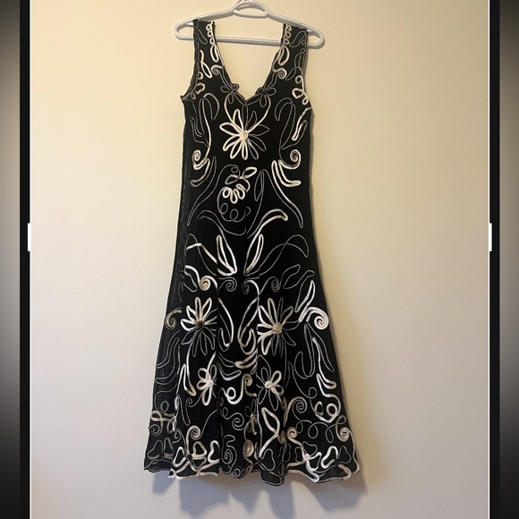 Vintage Y2K Black & White Floral Abstract Fairy Appliqué Frank Lyman Midi Dress - Picture 6 of 10